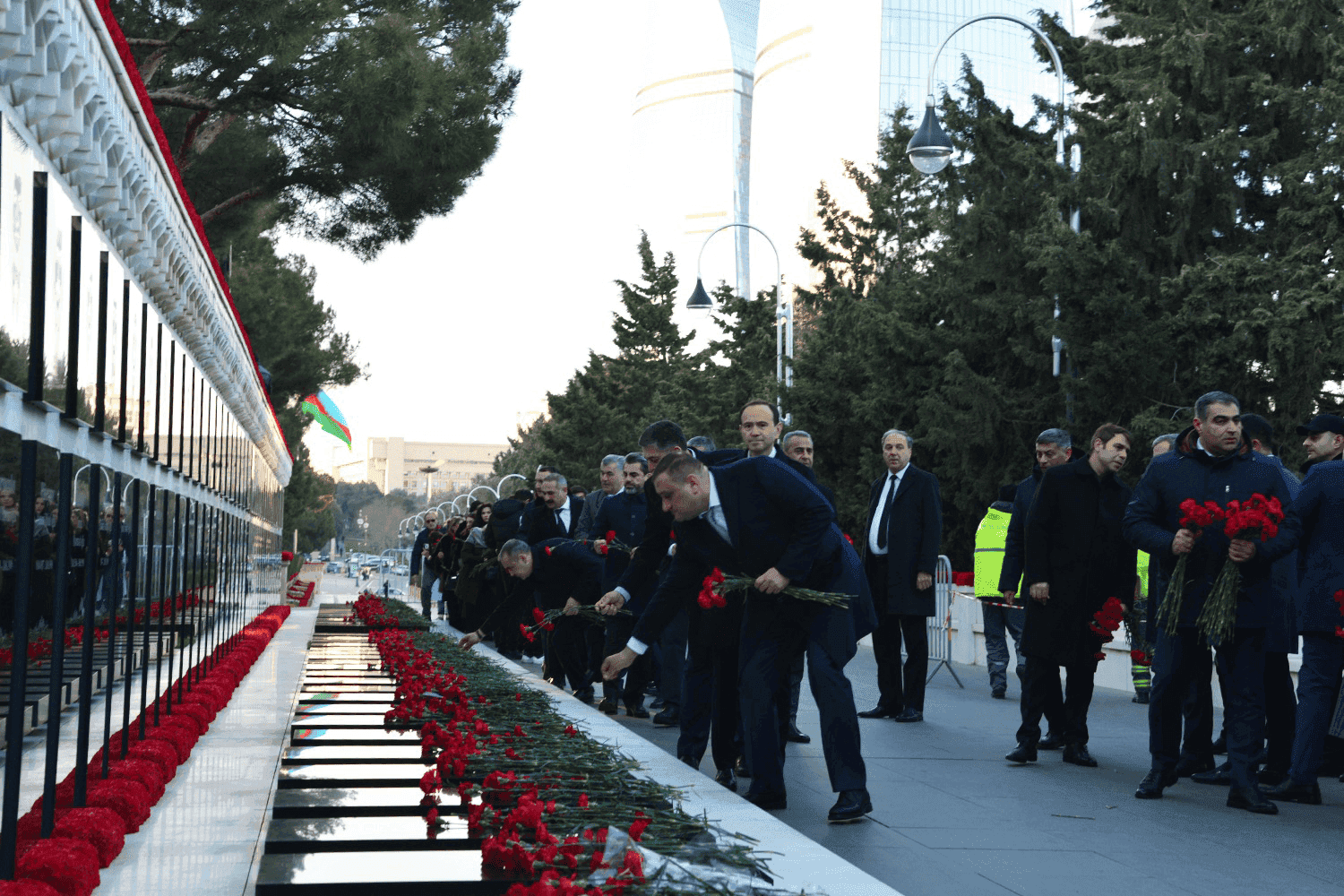 “Azpetrol” şirkəti 20 yanvar faciəsi qurbanlarının xatirəsini ehtiramla yad edib.