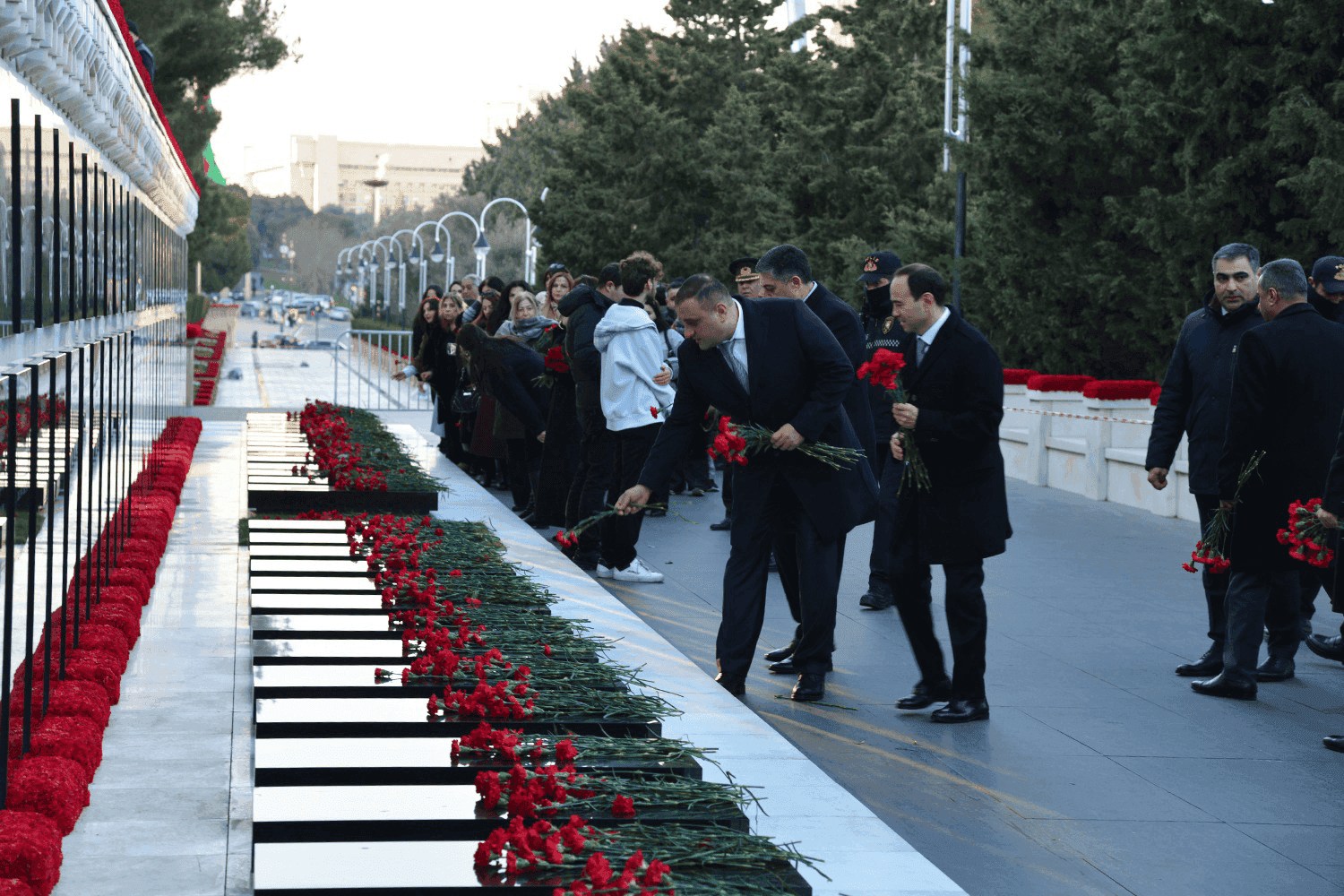 “Azpetrol” şirkəti 20 yanvar faciəsi qurbanlarının xatirəsini ehtiramla yad edib.